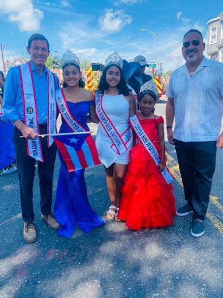 Blumenthal attended the Greater Hartford Puerto Rican Day Parade. 
